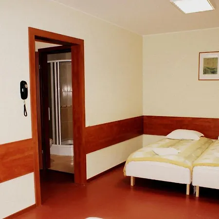 Laro Hotel 2*